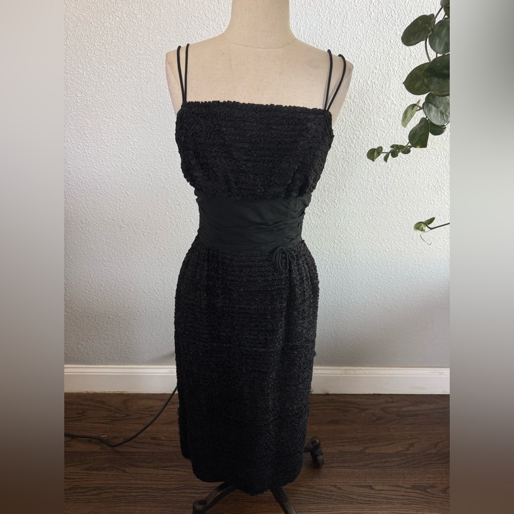 Vintage‎ 1950's Textured Cocktail "Wiggle" Dress Figure Flattering